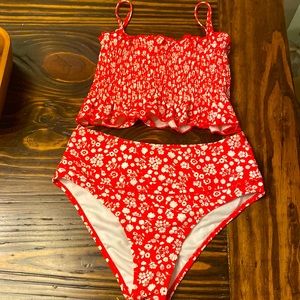 😍😍 ruffle red and white womens Bikini size small